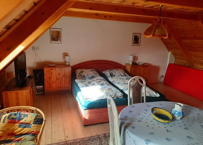 Novohradky - Oaza Klidu Na Samote U Lesa